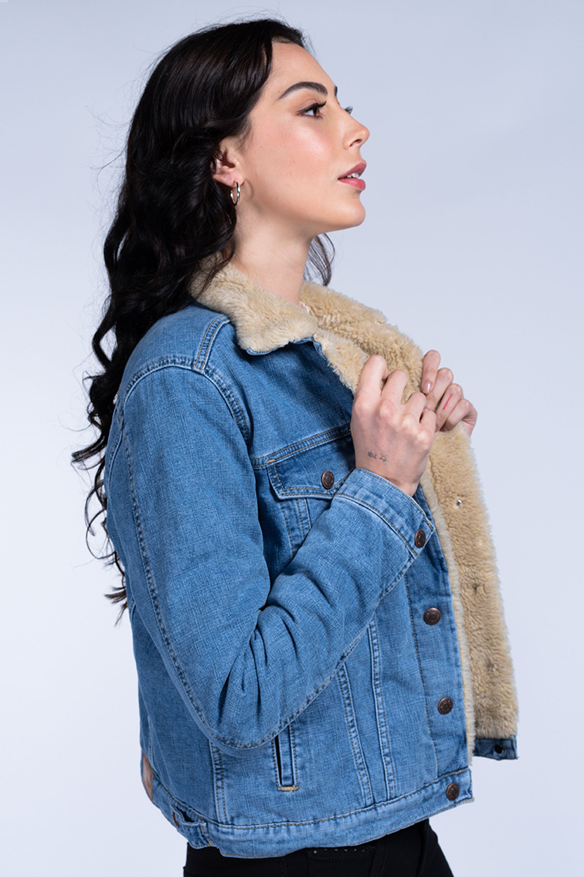 Moda Chamarra De Mezclilla Con Borrega Mujer Outfit Borrega Oferta