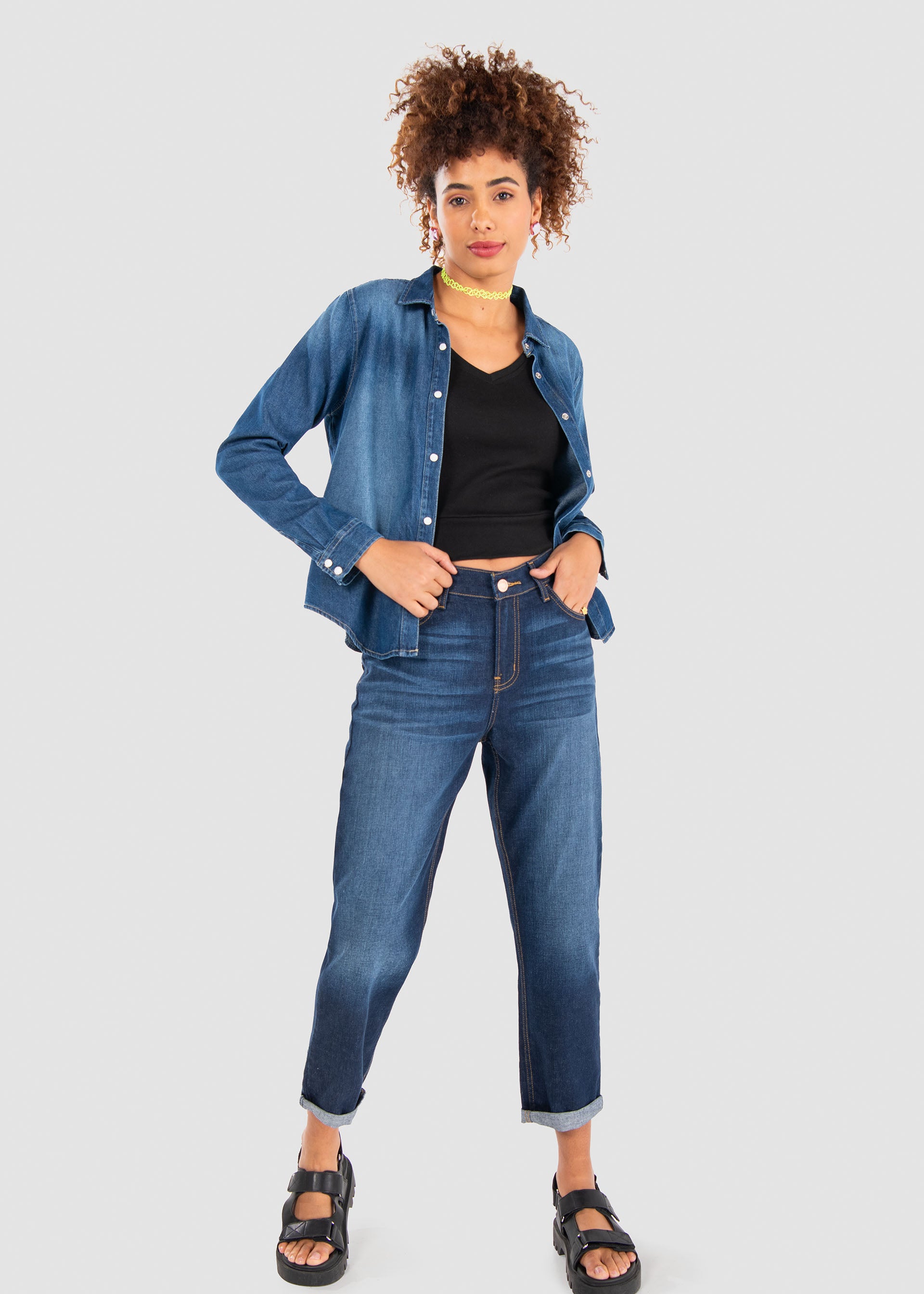 Kalinga Ashok Pantalon Mom Fit Roto Outfit Con Mom Jeans Outfit