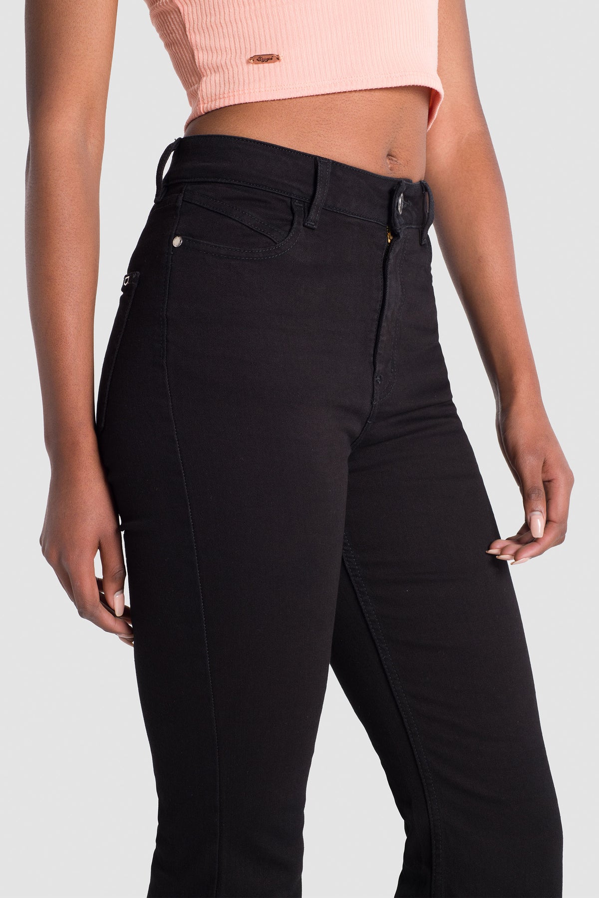 Jeans Acampanados para Mujer | Look Femenino Perfecto - Oggi Jeans